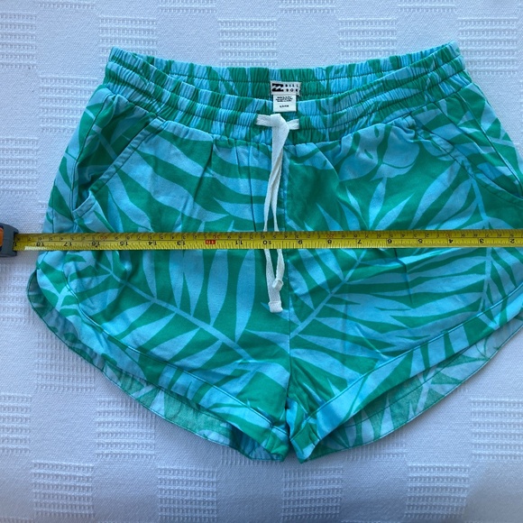 Billabong Shorts Size S Tropical - Picture 1 of 2